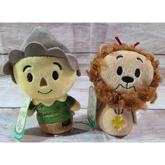 Hallmark Other - Hallmark Itty Bittys Wizard Of Oz Plush Scarecrow Cowardly Lion Stuffed Animals